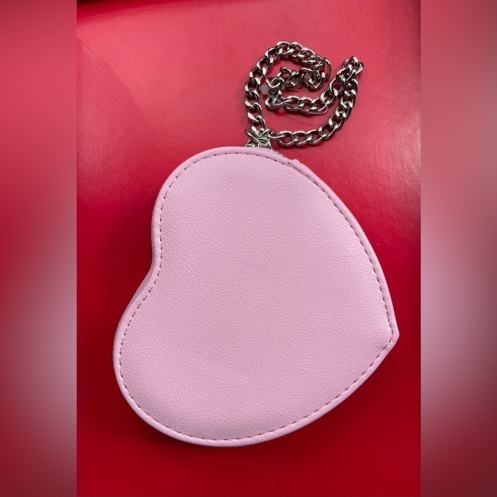 Juicy Couture Pink Heart Wristlet with Silver Chain, Juicy Couture Wallet. - Picture 4 of 10
